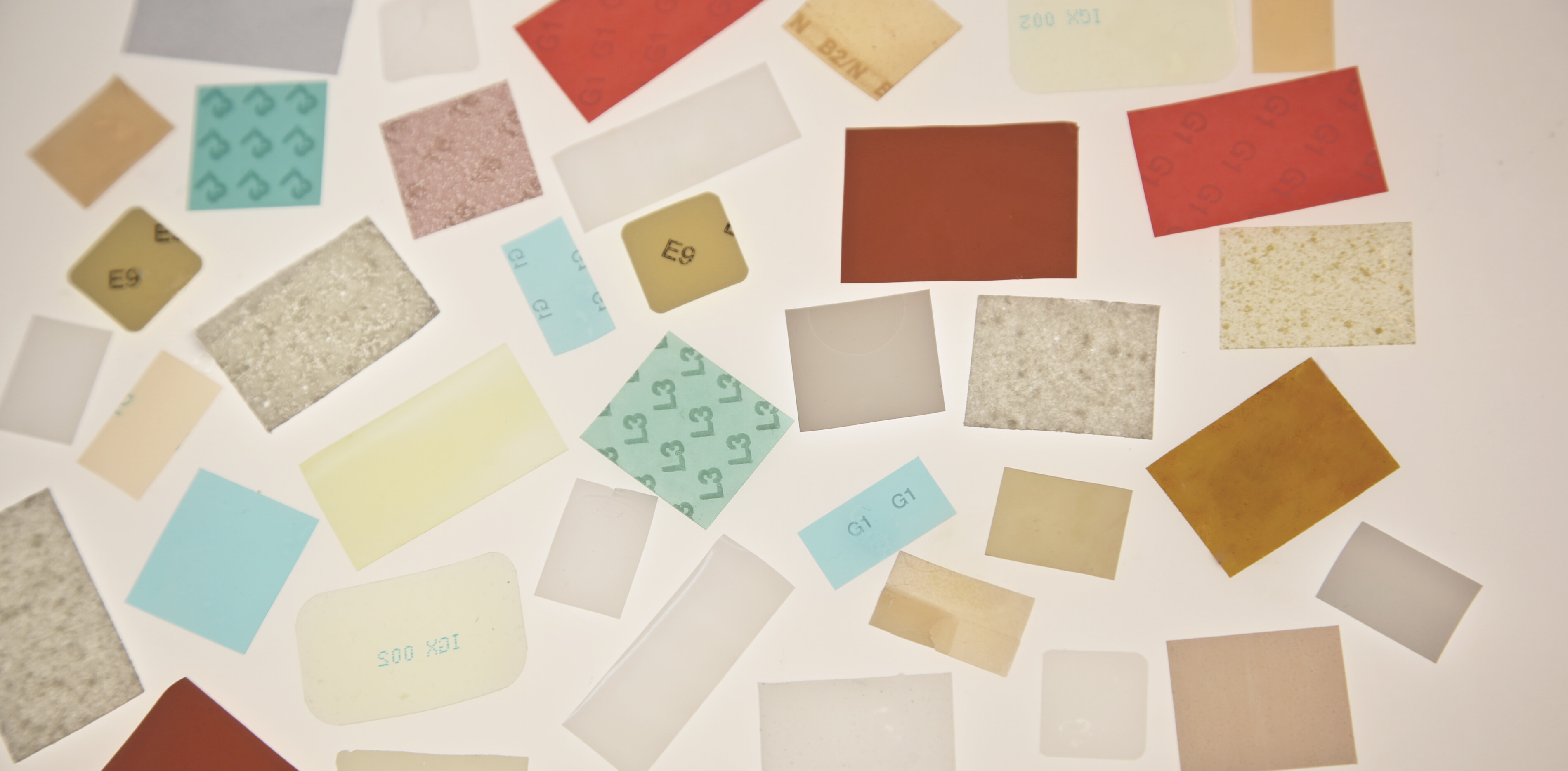 Variety of ODF and MBF products in different colors and executions without sachet or pouch, some of the with print of dosage or product name